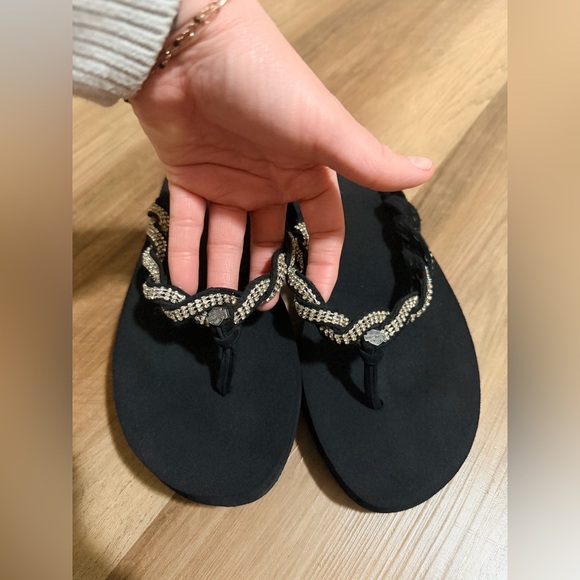 Harley-Davidson Women's Daphne Motorcycle Flip-Flop
Black rhinestones wedge 9 - Picture 9 of 12